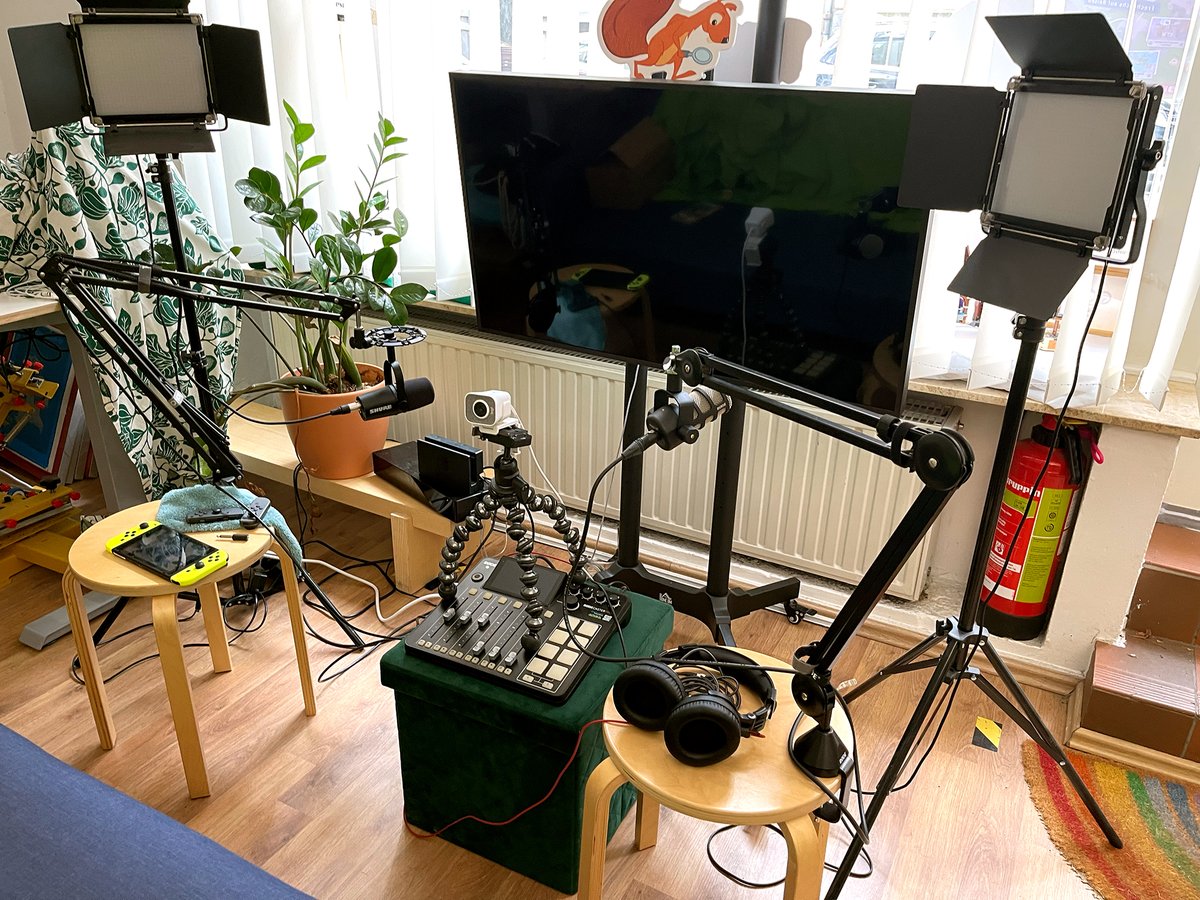 Check out our new &amp; awesome streaming setup. We look forward to recording more stuff in the future! 🎥🐿🐻✨ #gamedev #indiedev