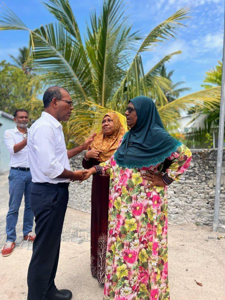 AbbasAthee20086's tweet photo. ނިކަމެތި މިހާގެ ކިބައިގައިވާ ބިރު ފިލައި ހައްގު ބަސް ބިނުމުގެ މިނިވަންކަން ހޯދައި ދެއްވީ ރައީސް ނަޝީދު
#ހެޔޮވެރިކަން
#އަންނި2028 https://t.co/k2Wu3IrBEZ