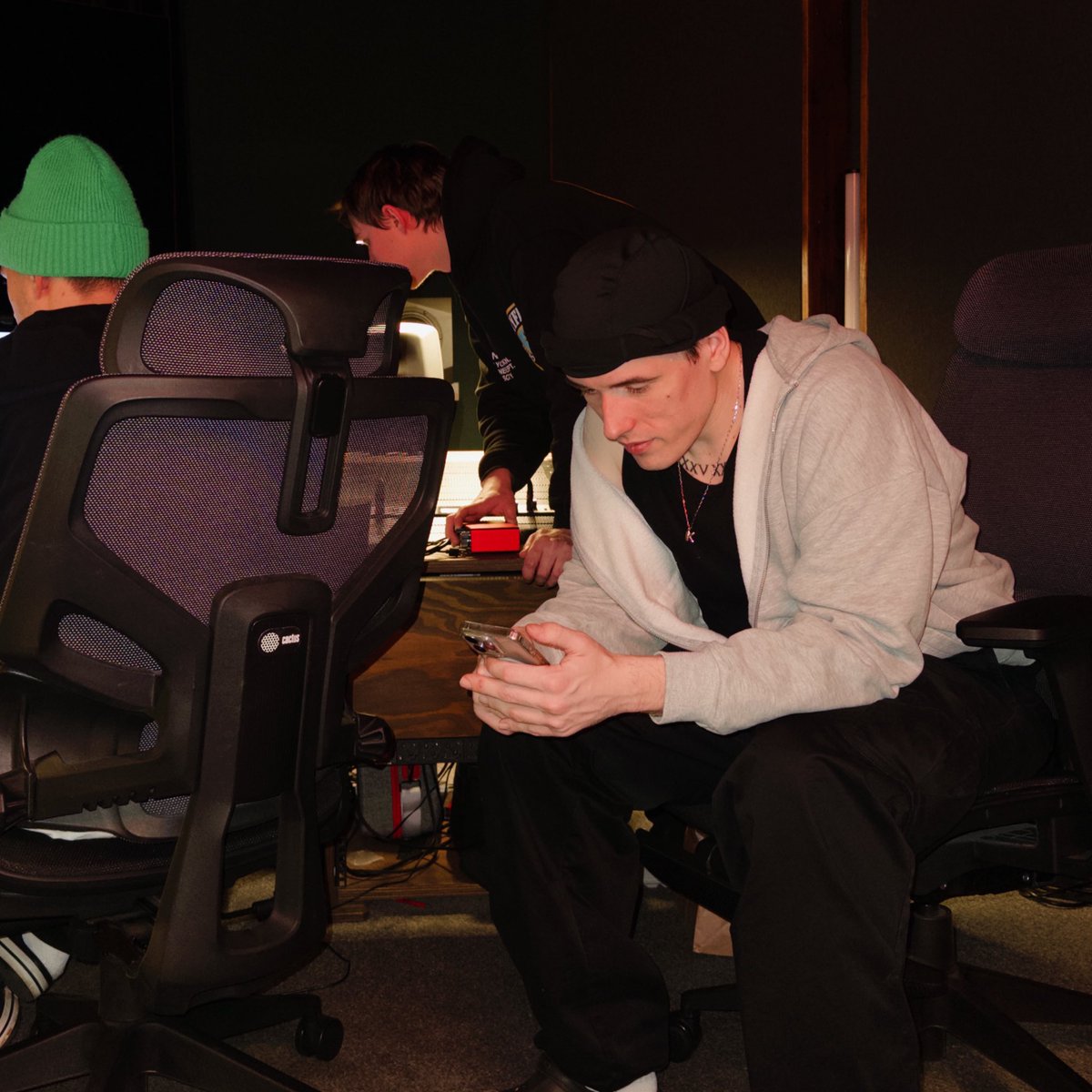 2 года не писал сюда. пока не понимаю, соскучился я или нет.