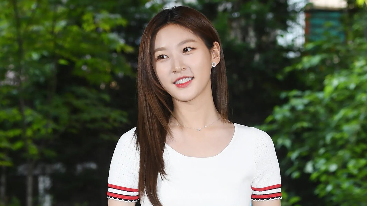 Actress Lee El becomes the first celebrity to speak up about Kim Saeron's scandal
tinyurl.com/ysashxf8