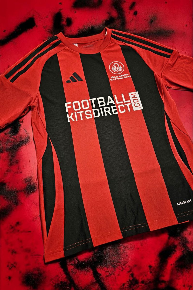FootballKitsDirect tweet media
