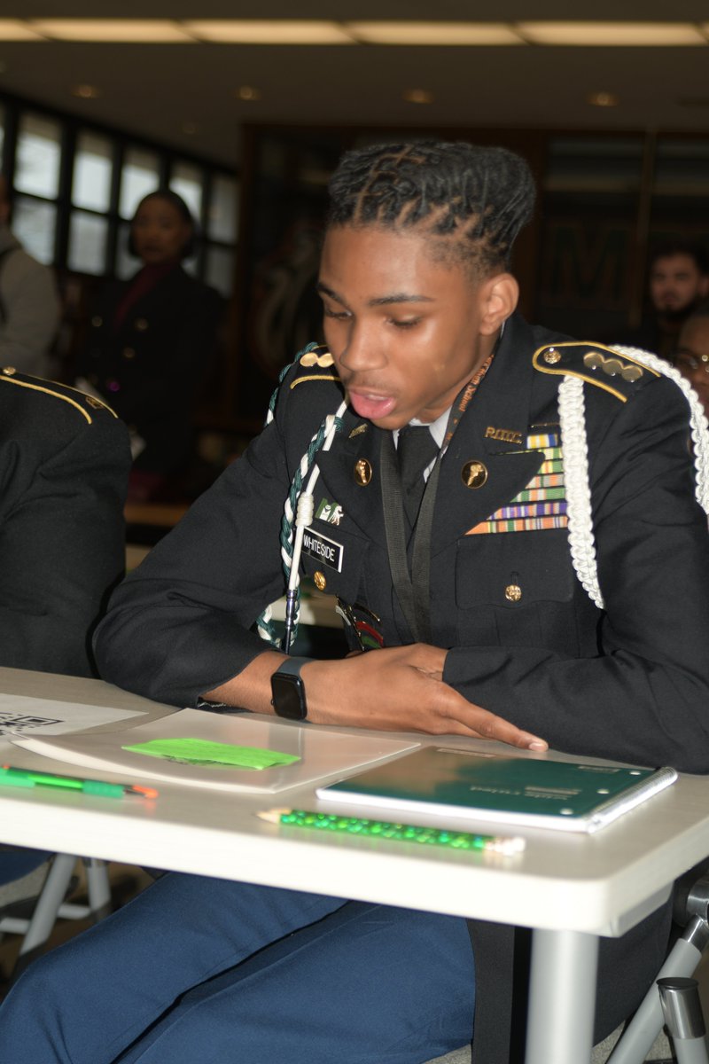 Mayor Brandon Johnson visited Morgan Park HS today, meeting with a panel of students in the Student Union, speaking with them about community issues and listening to concerns that they have.