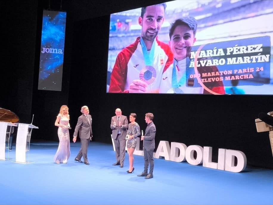 Periodistas Deportivos de Granada (@prensadepgr) on Twitter photo ✨ Orgullosos (una vez más y ya van… 16263748848363718126) de tener a los mejores embajadores posibles del deporte granadino.
Premio más que merecido a <a href="/garciaperezmari/">María Pérez OLY</a> y su reconocimiento más que merecido también a su entrenador, <a href="/jacintogarzon/">Daniel Garzón- OLY</a> en la #GalaDeporte2025. ✨ Orgullosos (una vez más y ya van… 16263748848363718126) de tener a los mejores embajadores posibles del deporte granadino.
Premio más que merecido a <a href="/garciaperezmari/">María Pérez OLY</a> y su reconocimiento más que merecido también a su entrenador, <a href="/jacintogarzon/">Daniel Garzón- OLY</a> en la #GalaDeporte2025.