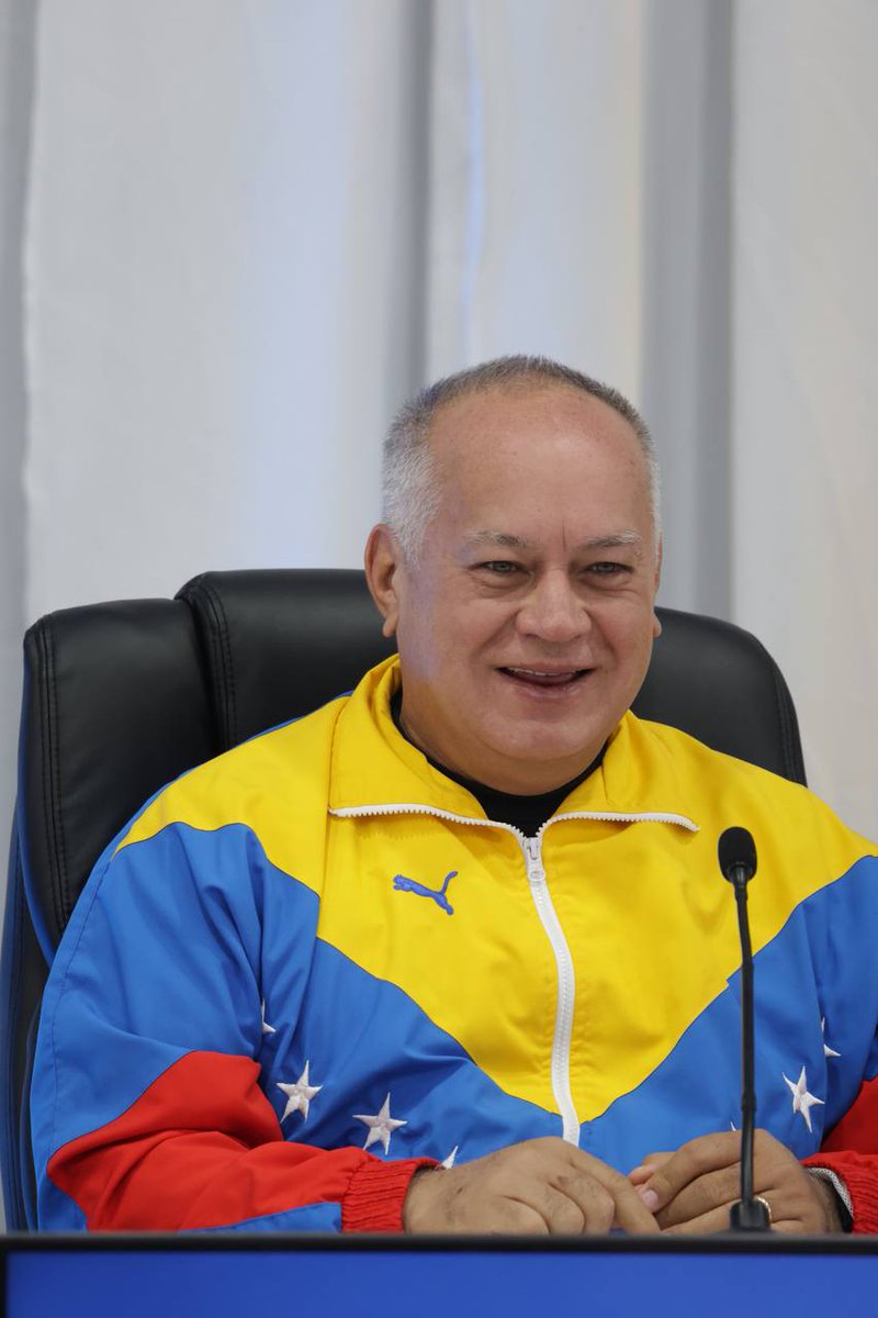 #EnVivo @dcbaellor: La convocatoria de unidad nacional no tiene nada que ver con elementos partidistas (...) Nosotros haremos un gran esfuerzo nacional de protección para nuestros migrantes. 

#ExxonVayánseAlCarajo #17Mar