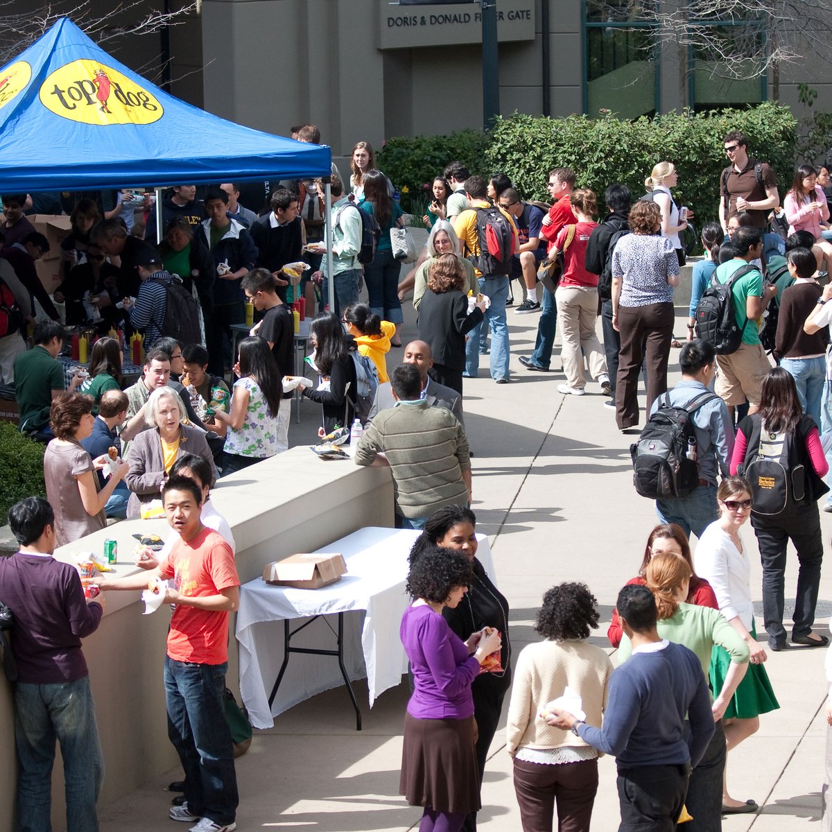 BerkeleyHaas's tweet photo. On this day in 2010, the #BerkeleyHaas community came together to celebrate the launch of our #DefiningLeadershipPrinciples—a milestone that continues to shape our culture today. @richlyons #QuestionTheStatusQuo #ConfidenceWithoutAttitude #StudentsAlways #BeyondYourself https://t.co/XsaXfNagsl