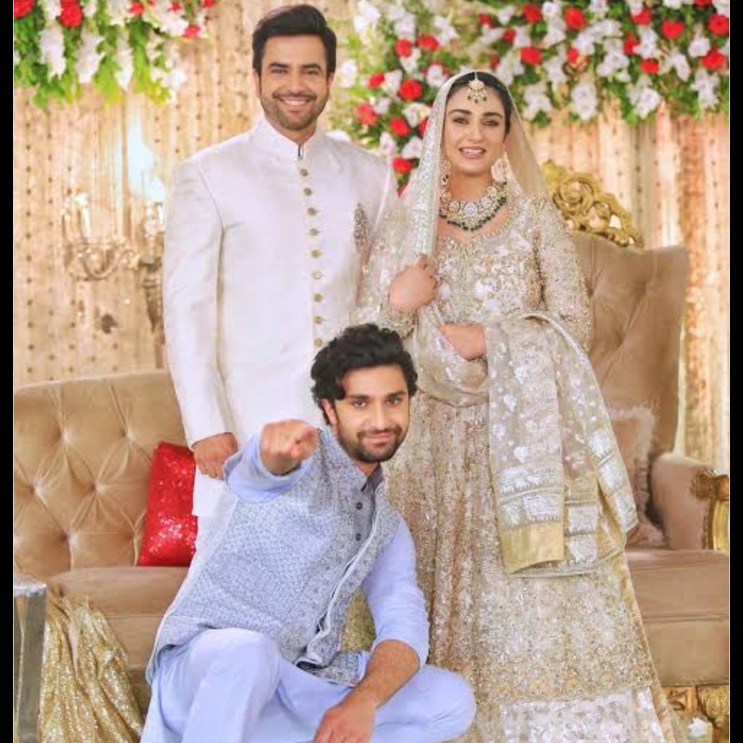 San12_chita's tweet image. Me in my delulu imagining talha used to be  adam sultan ,(fun loving and expressive )
before that accident and his bhai bhabhi were none but sarmad and maha 😭
#meemsemohabbat 
#humtum