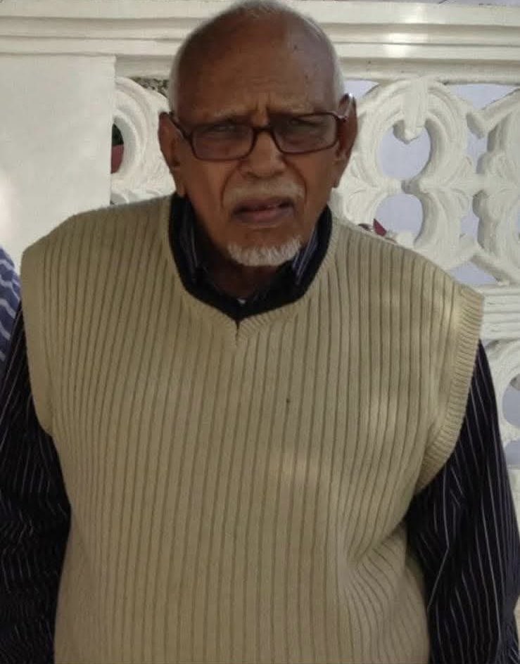 Innaa Lillaahi Wa Innaa Ileyhi Raajicuun

Waxaan tacsida iyo murugada geerida la qaybsanayaa qoyska, qaraabada iyo dadka Soomaaliyeed ee uu ka baxay, Alle ha u naxariistee, marxuum Cabdullaahi Jaamac Barre (Cascasey) oo ku geeriyooday dalka Ingiriiska.
