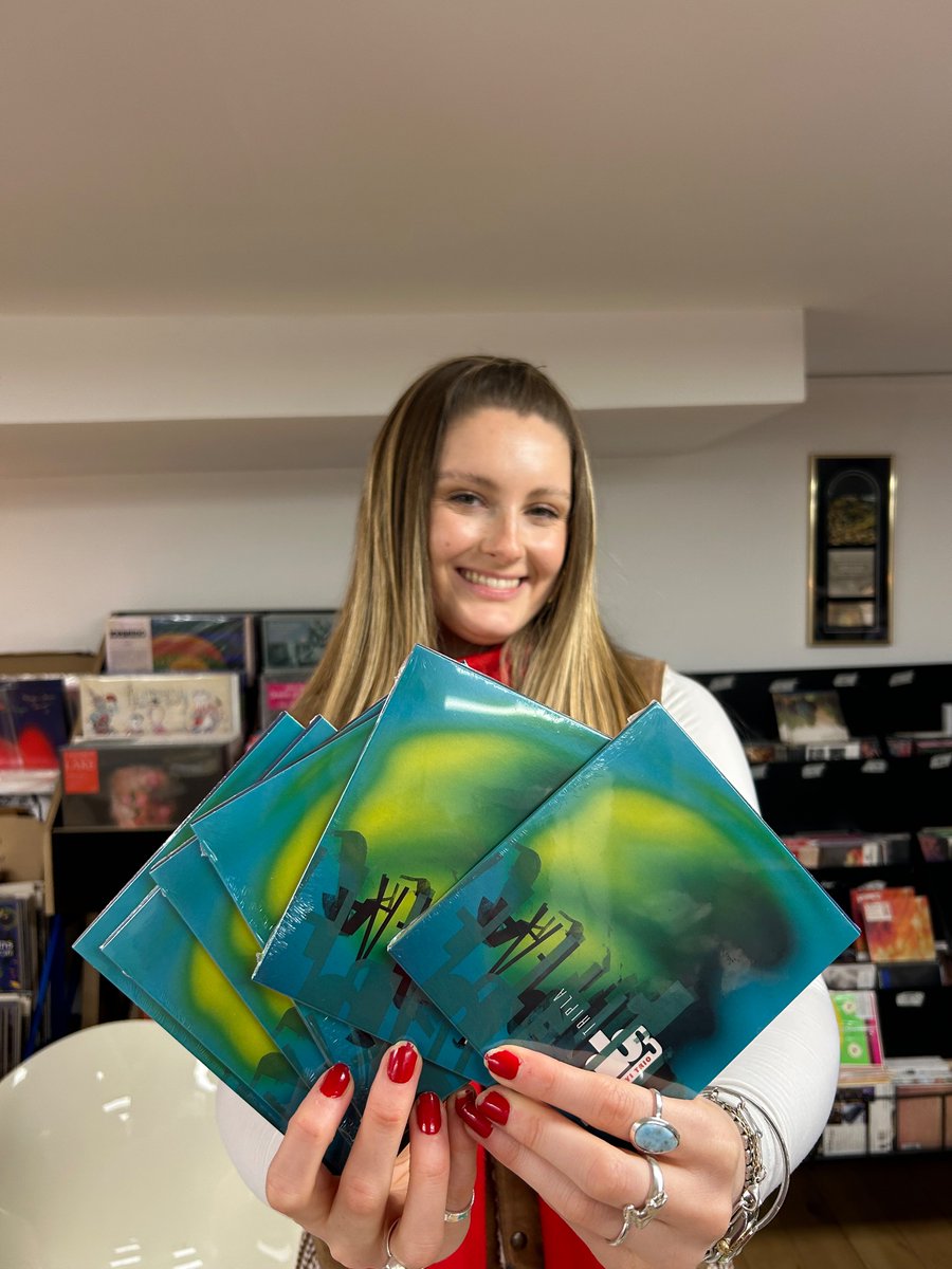 BellaUnionVinyl's tweet image. Happy St Patrick’s Day!!!🍀 We thought this was a good time to tell you that Miki Berenyi Trio’s debut album, Tripla, is up for pre-order on our website - the vinyl comes with this gorgeous green signed print!💚 bellaunionvinylshop.com/products/neon-…