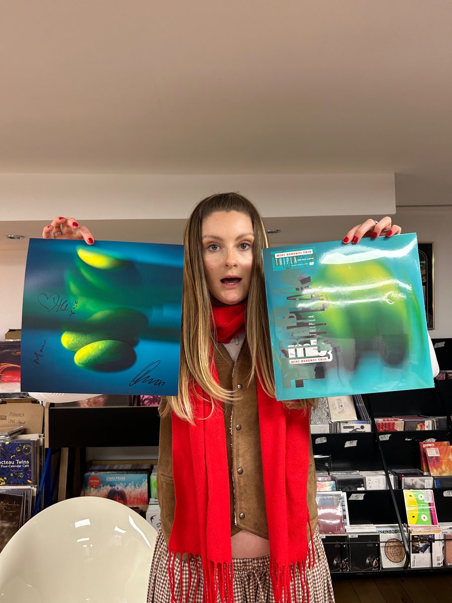 BellaUnionVinyl's tweet image. Happy St Patrick’s Day!!!🍀 We thought this was a good time to tell you that Miki Berenyi Trio’s debut album, Tripla, is up for pre-order on our website - the vinyl comes with this gorgeous green signed print!💚 bellaunionvinylshop.com/products/neon-…