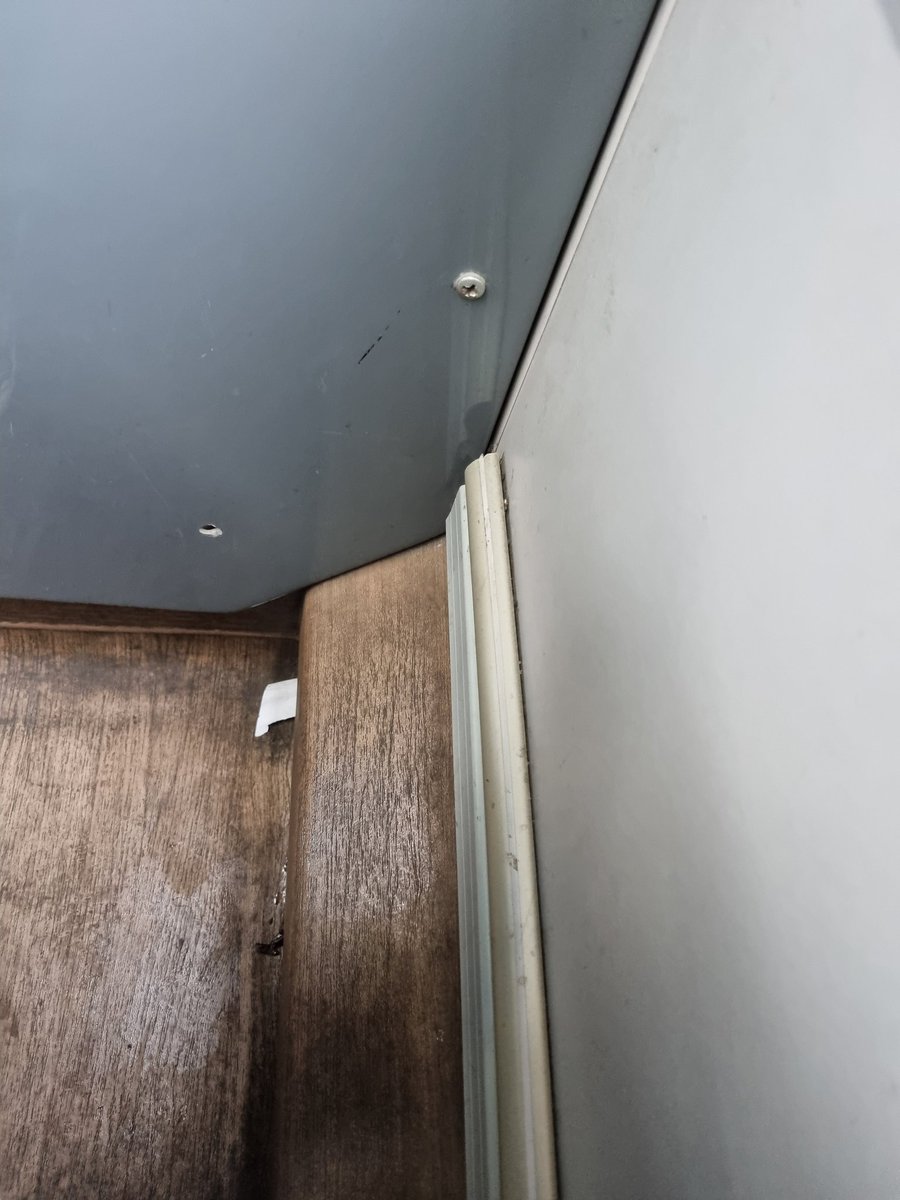 JohnDohArt's tweet image. The amount of filth on @FirstBus buses is shocking. Do they ever clean #Bristol buses? 🤔😳
#firstbus @BBCBristol @BristolLive @Bristol_People @FirstBus_mcr @GeorgeFergusonx @beardedjourno @darrenpjones