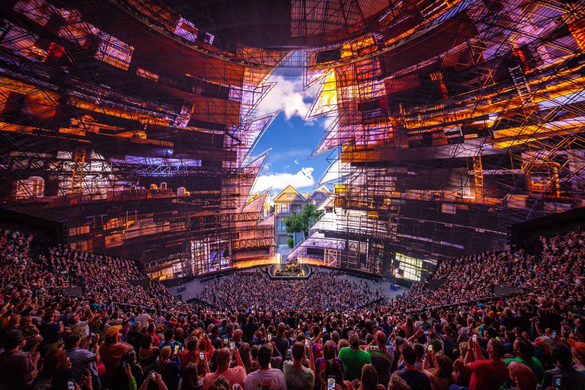 Roll Call!!!

Weir packing our bags and hitting the road back to Vegas! 

❓Are you going to Vegas❓
❓Which weekend?!❓

We will be helping different vendors coordinate setup and loading in!

@shakedownvegas is every show day at @tuscanycasino come hang!
.
.
#deadandcompany