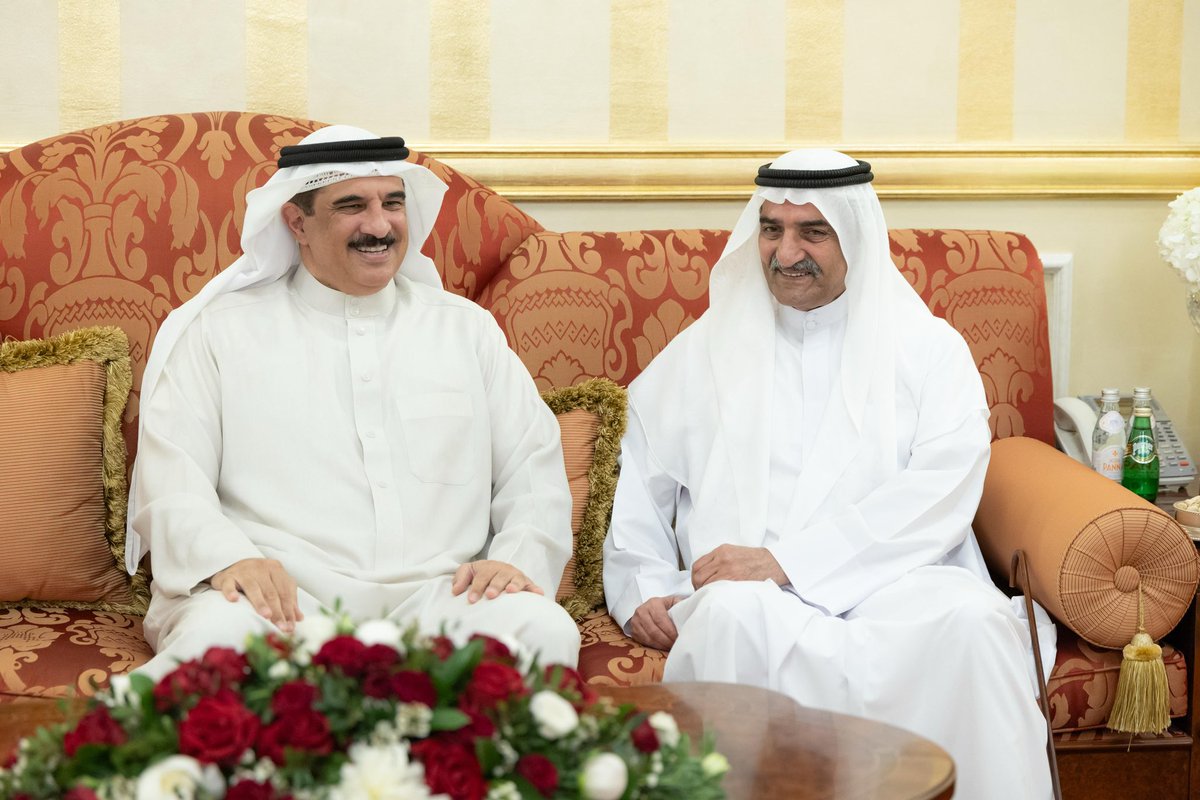 BahrainEmbUAE's tweet image. صاحب السمو الشيخ حمد بن محمد الشرقي، عضو المجلس الأعلى حاكم إمارة الفجيرة، يستقبل سعادة السفير الشيخ خالد بن عبدالله آل خليفة، سفير مملكة البحرين لدى دولة الإمارات العربية المتحدة.