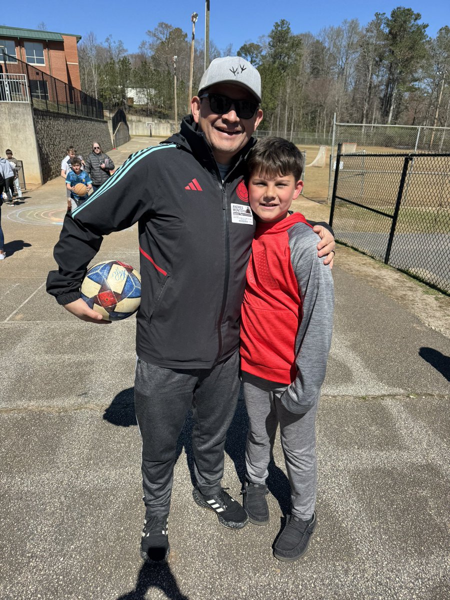 St. Patrick’s Day parent recess!! ☘️ ⚽️#RNEGreatThings