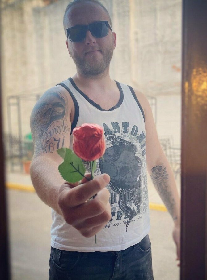 ElNicoslowe's tweet photo. Please accept this chocolate rose as a gift from me โค๏ธ (here cheesy)
Here naughty ๐
๐https://t.co/QqD5tHS7Cb๐
https://t.co/MTUNqmUpJ0
#OnlyFans #Contentcreatora
#nsfw https://t.co/tazy89Qtep