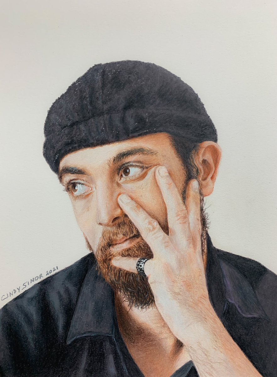 CindySinor's tweet photo. My colored pencil portrait.
I love including hands because I think it makes the piece more expressive. Maybe because all five senses are represented? https://t.co/gkq6hzwaM2