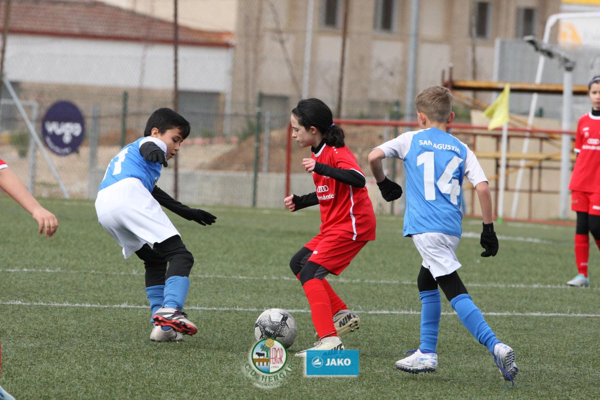 El #AlevínC sigue con su fabulosa racha tras vencer este fin de semana a #SanAgustínB. No renuncia a nada. 

#VamosHergar #TodoAlRojo