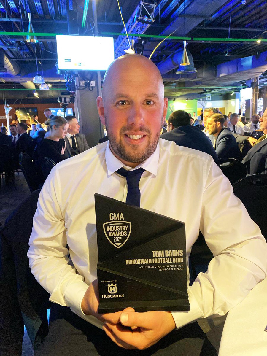 🌱 👏 Huge congratulations to <a href="/KirkoswaldFC/">Kirkoswald FC</a> Volunteer Groundsman <a href="/tombanks19/">Tom Banks</a> on his National Award! 🏅 

Tom travelled to the 2025 <a href="/wearetheGMA/">Grounds Management Association</a> Awards following his nomination and was rewarded with the honour of being Volunteer Groundsperson of the Year!