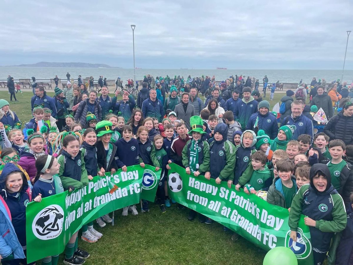wolfhoundandelk's tweet photo. Happy St.Patrick’s Day Granada FC, Dublin ☘️☘️☘️ https://t.co/CJ1wN9kT4m