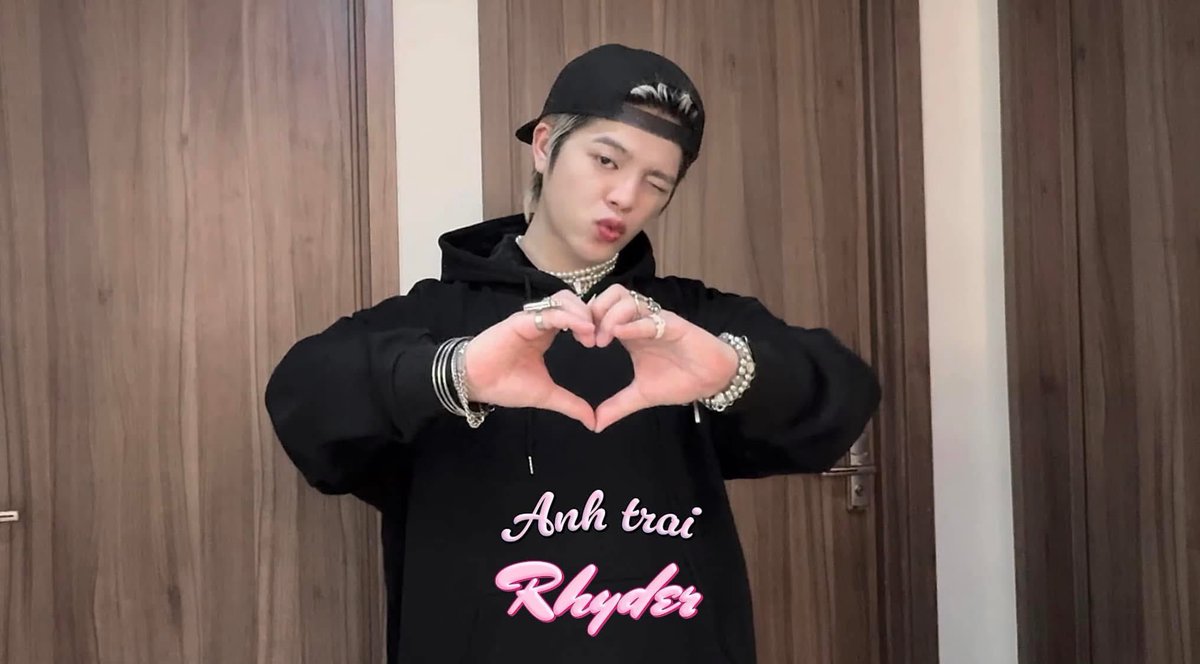 hanhcao517's tweet photo. Chúc mừng sinh nhật RHYDER của chị . Tuổi mới luôn vui vẻ và thật thành công với các dự án âm nhạc nhé 
#HAPPYBIRTHDAYRHYDER https://t.co/u6vo9gVTC2