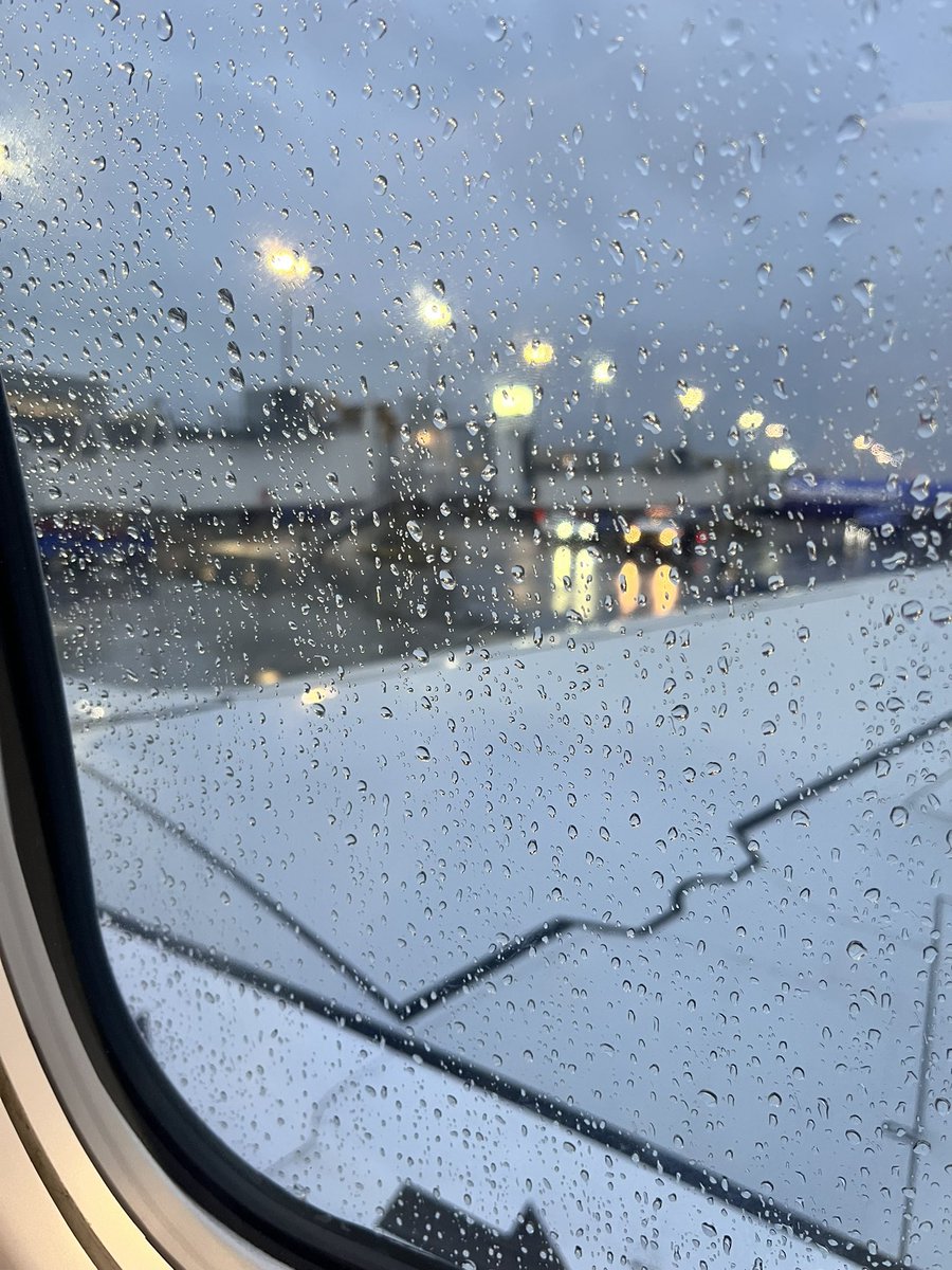 On my way home after family trip. Miss dad already. Sometimes we are so busy with life, we forgot our parents are also getting older. ❤️ One day, if I do graduate from Nursing school, I hope my parents will be there. =^^=