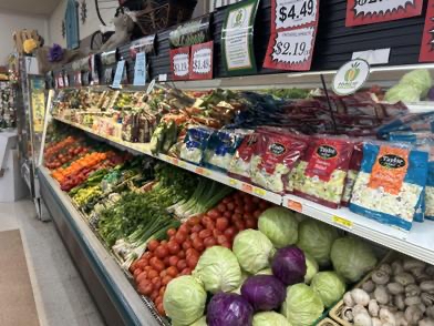 Our newest SNAP and Double Up site: Norm’s Hometown Grocery in Kearny! Serving Hayden, Winkleman, and beyond. 

We are proud to partner together for shoppers to double their SNAP/EBT benefits when purchasing fresh produce and dried beans at Norm’s!