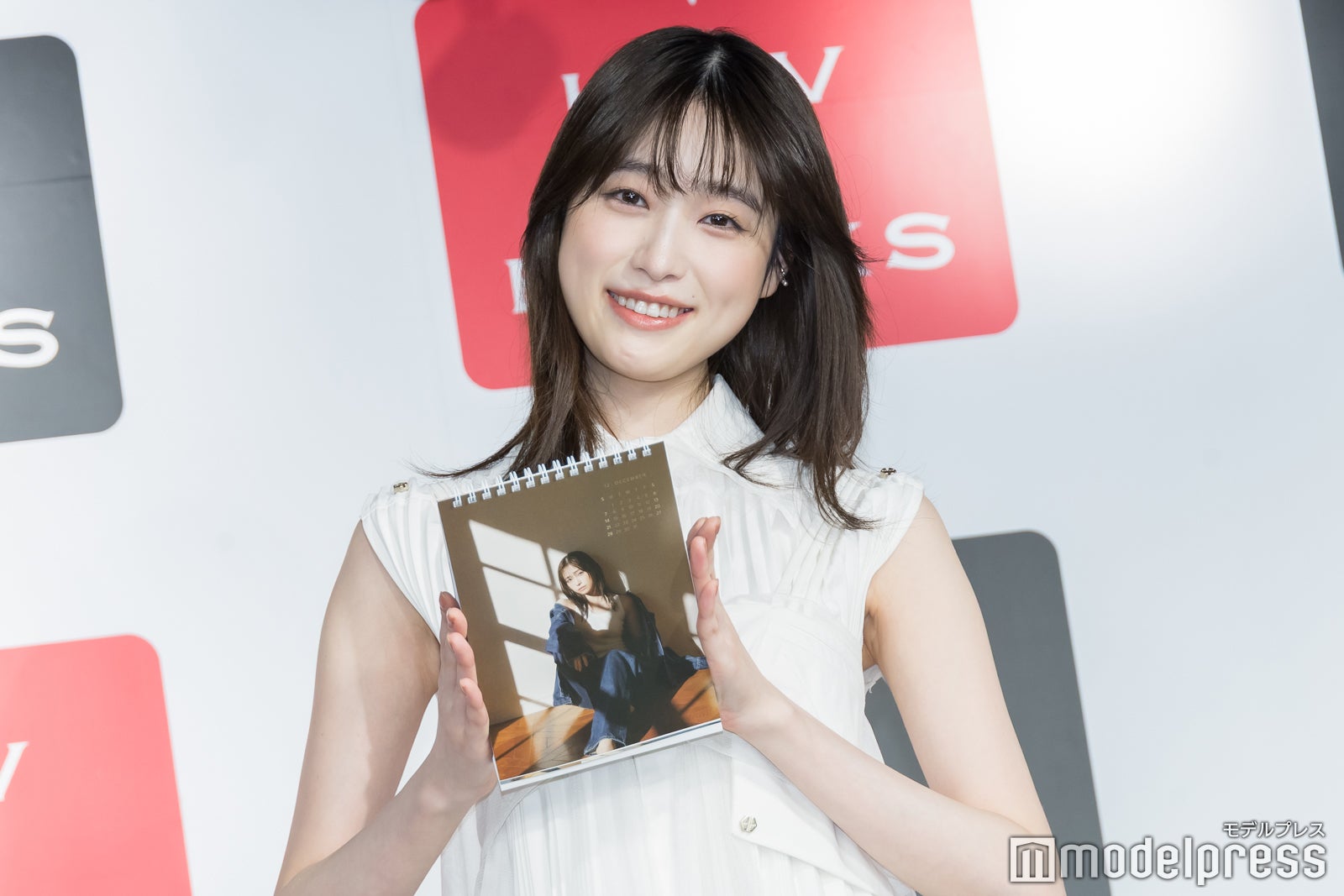高橋ひかる 2016 カレンダー 髙橋ひかるさん2024カレンダーを撮影させていただきました。 約3