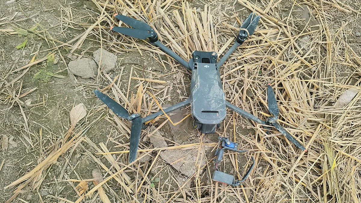 issafrica's tweet photo. #ISWAP’s tactics now include using #WeaponisedDrones, and there are signs of enhanced weaponry and training by foreign #IslamicState members.
ISS Today by Taiwo Adebayo on how #CounterTerrorism strategies must urgently adapt.
https://t.co/dGIgKNVbcG https://t.co/1vwwbT3XMQ