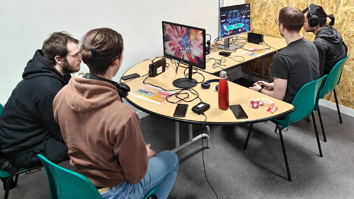 Le Smash Blésois (@smashblesois41) on Twitter photo Je vous annonce avec joie notre TOP 8 🏆
GG à eux :
- <a href="/Chiroide/">Shiro.exe</a>
- T~
- <a href="/After_Player/">AfterPlayer</a>
- Bloubi
- LeBleu ( Son dernier tournoi 🫡 )
- Merus
- <a href="/gold_d_ussop45/">gold D usopp</a>
- Jayce
On remercie l'association Loir-Et-Cher Tech
( loiretchertech.fr ) pour nous avoir fait don d'écrans ! Je vous annonce avec joie notre TOP 8 🏆
GG à eux :
- <a href="/Chiroide/">Shiro.exe</a>
- T~
- <a href="/After_Player/">AfterPlayer</a>
- Bloubi
- LeBleu ( Son dernier tournoi 🫡 )
- Merus
- <a href="/gold_d_ussop45/">gold D usopp</a>
- Jayce
On remercie l'association Loir-Et-Cher Tech
( loiretchertech.fr ) pour nous avoir fait don d'écrans !