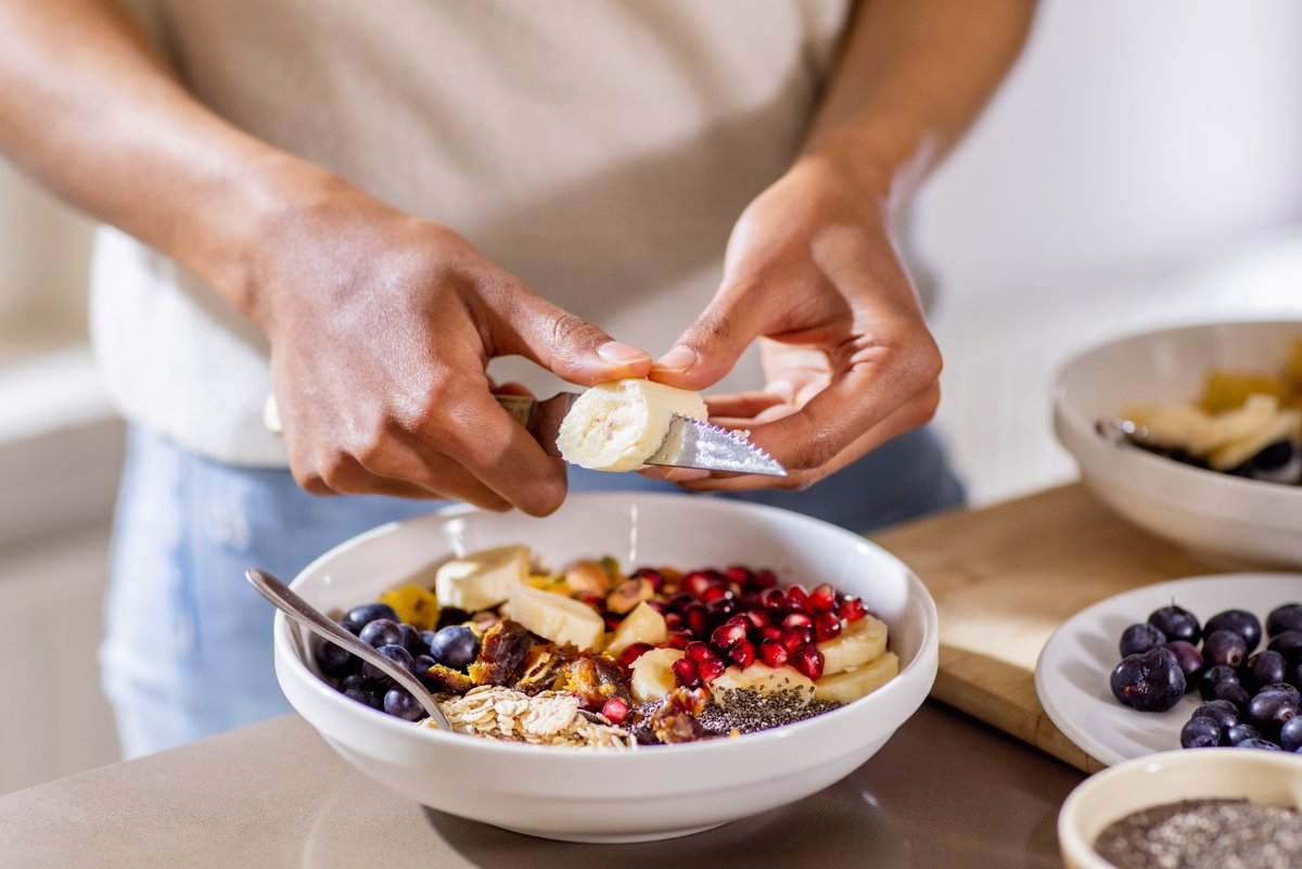 Dr. Drew Chiesa breaks down the difference between prebiotics and probiotics and their role in gut health. Learn how these gut-friendly nutrients can support digestion, immunity, and overall well-being through a balanced diet. 
bit.ly/4kFwm0G