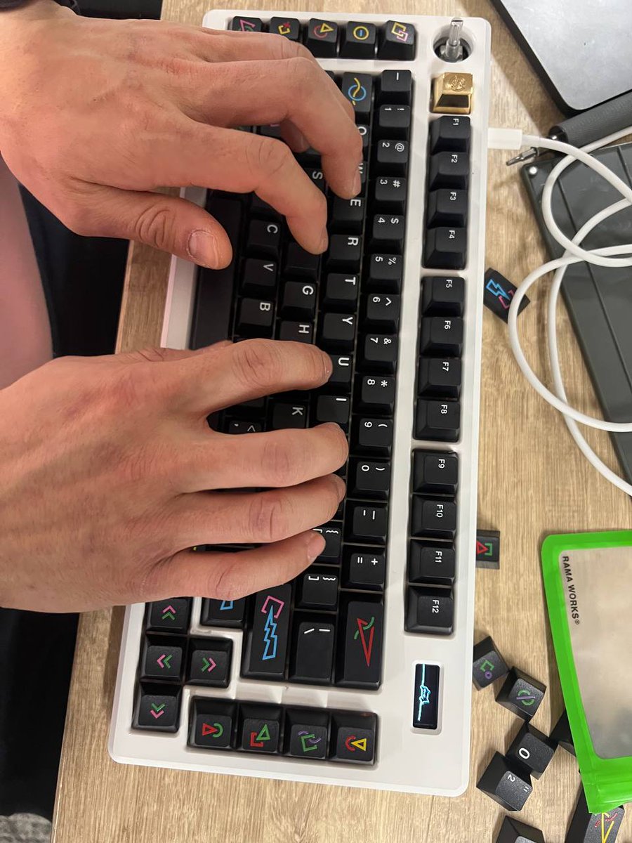 Cap'n Jack tweet media