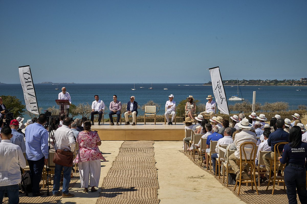 Last week, we celebrated the groundbreaking of Montage and Pendry Punta Mita with Alan J. Fuerstman, Founder, Chairman and CEO of Montage International, alongside our partners at DINE Real Estate, LCA Capital and government officials. Opening 2027. #MontageHotels #PendryHotels
