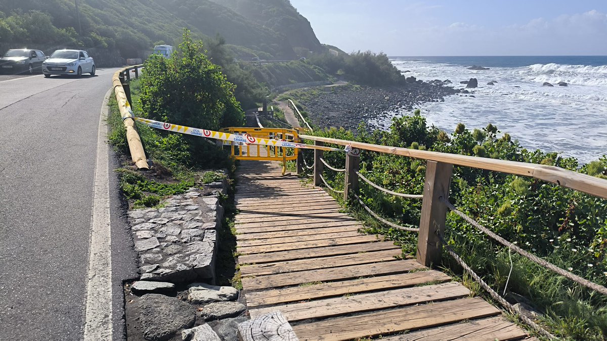 PoliciaLocalSC's tweet image. Desde la activación del #PEMU de @santacruz_ayto en situación de #Alerta por #AlertaFenómenosCosteros se incrementa la vigilancia y medidas preventivas en litoral norte del municipio. Recuerden la prohibición de bañarse en estas playas. @112canarias