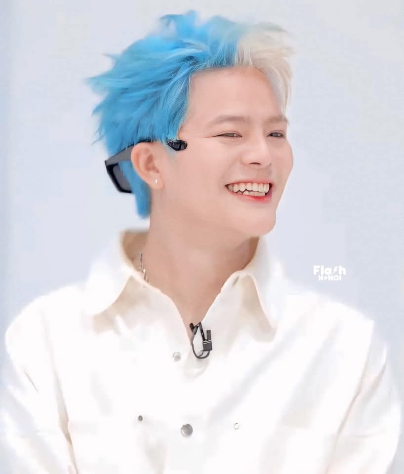 AnAvocado0110's tweet photo. Happy RHYDER's Day 🎂
Tuổi mới chúc anh nhiều niềm vui, luôn hạnh phúc, nhớ ăn uống đầy đủ, giữ sức khỏe. Thành công hơn nữa. Sớm ra nhạc với album cho mấy bạn Flash và e nghe nha. Hy vọng chúng ta sẽ sớm gặp nhau sớm nhất có thể 💓
#HAPPYBIRTHDAYRHYDER https://t.co/LC8KYXmOYy