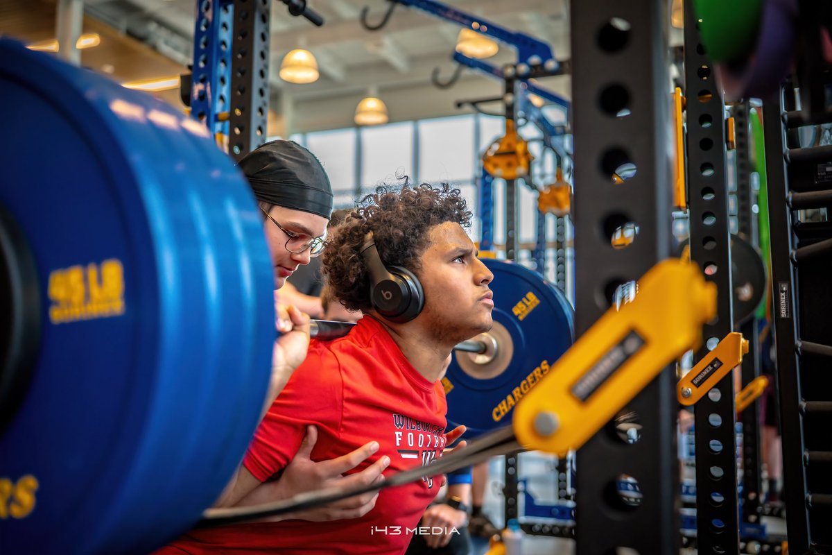 wilburcross_fb's tweet photo. 2025 SCC Weight Lifting Competition
Wait to work boys!
#cthsfb #weightlifting #powerlifting #strength #power #football #crosspride https://t.co/V8m6D1DFqA