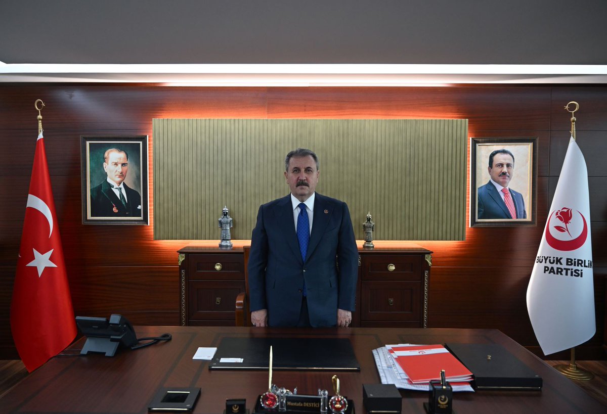 Genel Başkanımız Sayın Mustafa Destici, Çanakkale Deniz Zaferi'nin 110. yıl dönümü ve 18 Mart Şehitleri Anma Günü sebebiyle bir mesaj yayınladı:

Çanakkale Deniz Zaferi'nin 110. yılını ve 18 Mart Şehitleri Anma Günü’nü, milletimizin şerefli tarihine, şehitlerimizin hatıralarına