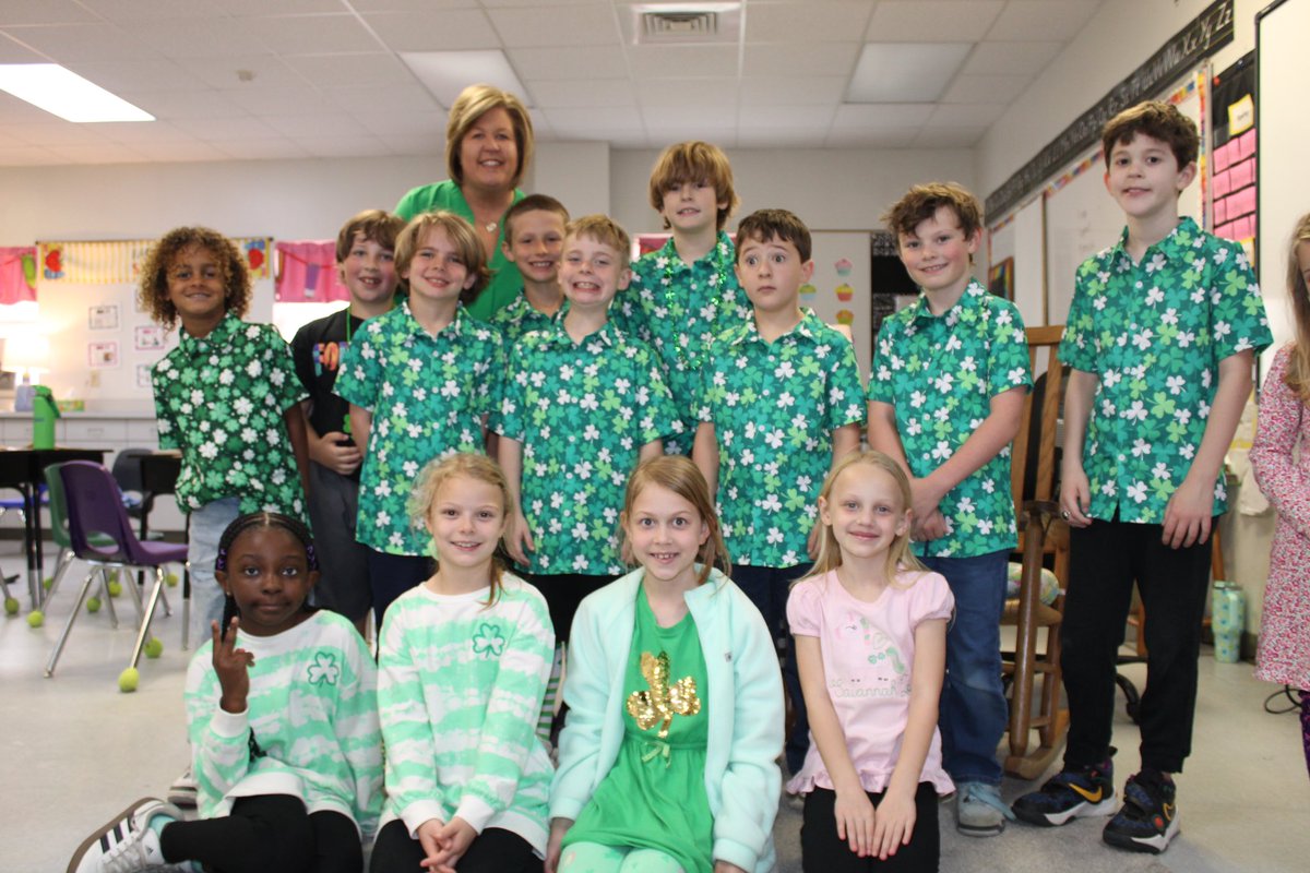 GreenfieldKnght's tweet photo. Happy St. Patrick’s Day from Greenfield School! ☘️☘️ https://t.co/MrpTT0qzS3