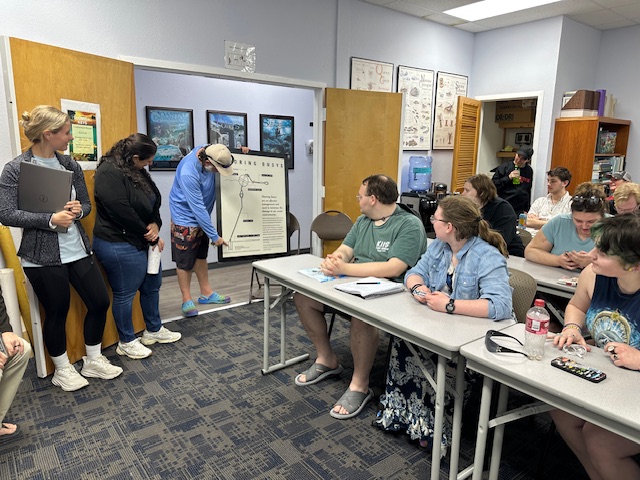 These students are on the ball, traveling from Ball State University to hear about careers in marine science and sanctuaries. 
Hope you had a ball learning from us!

#highereducation #NOAA