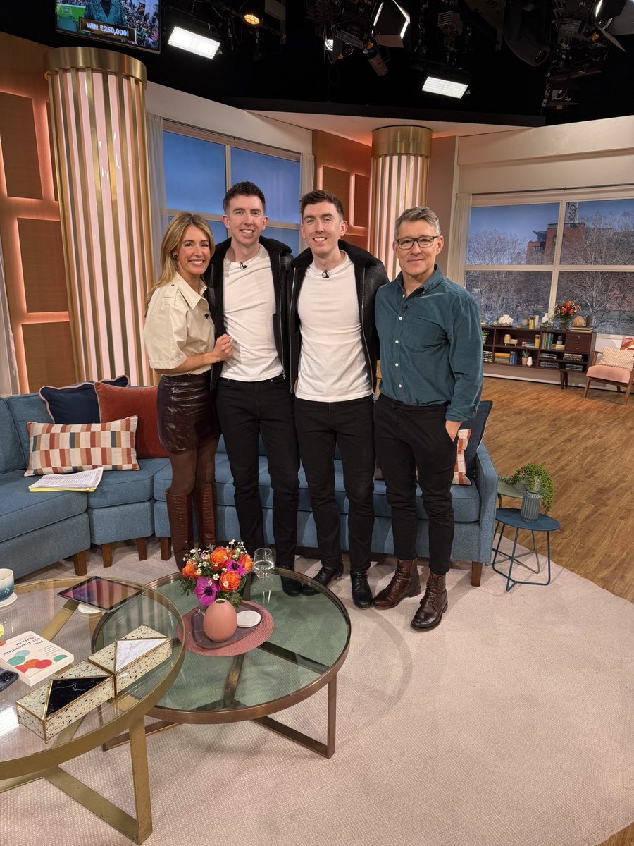 Gardiner_Bros's tweet image. Happy St Patrick’s Day! 💚
We had an incredible morning dancing and chatting to Cat and Ben throughout the show @thismorning on @ITV today! We hope you all enjoy your day and remember that on St Patrick’s day, everyone is Irish ☘️
