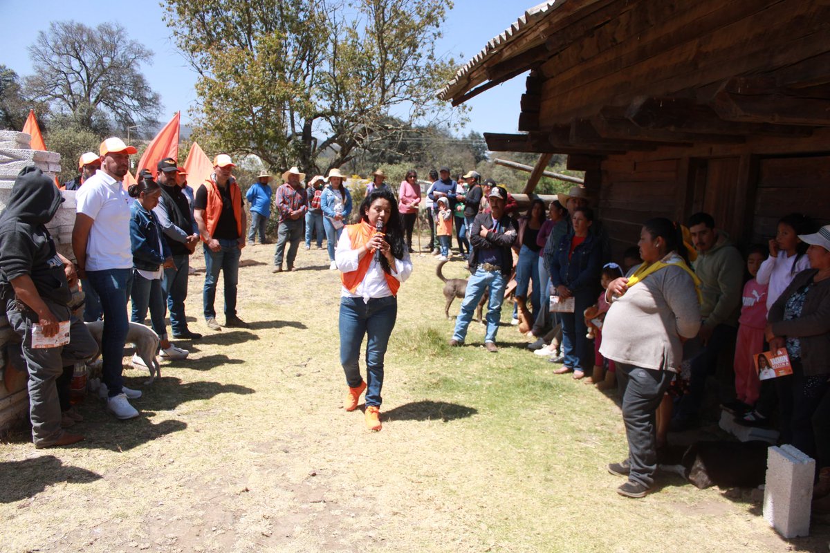 MC_Chignahuapan's tweet photo. JUNTAS y juntos con #YasminMedina #Chignahuapan https://t.co/nGo1hgCS1p