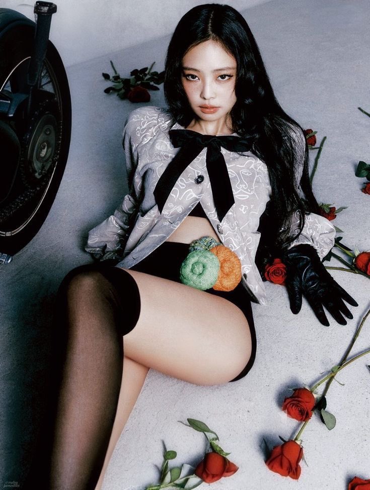 “Ruby” becomes the first full-length album by an Asian female artist to sell over 1 million copies in it’s first week in over 2 decades.

She joins Namie Amuro, Hikaru Utada and Ayumi Hamasaki as the only artists to do this.