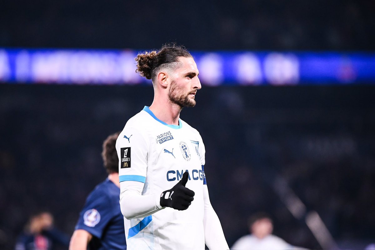 ActuFoot_'s tweet photo. 🚨 La commission de discipline traitera le dossier sur les banderoles visées sur Adrien Rabiot hier au Parc des Princes le 2 avril prochain !

🗞️ @JulienFroment https://t.co/uQebKcGqtg