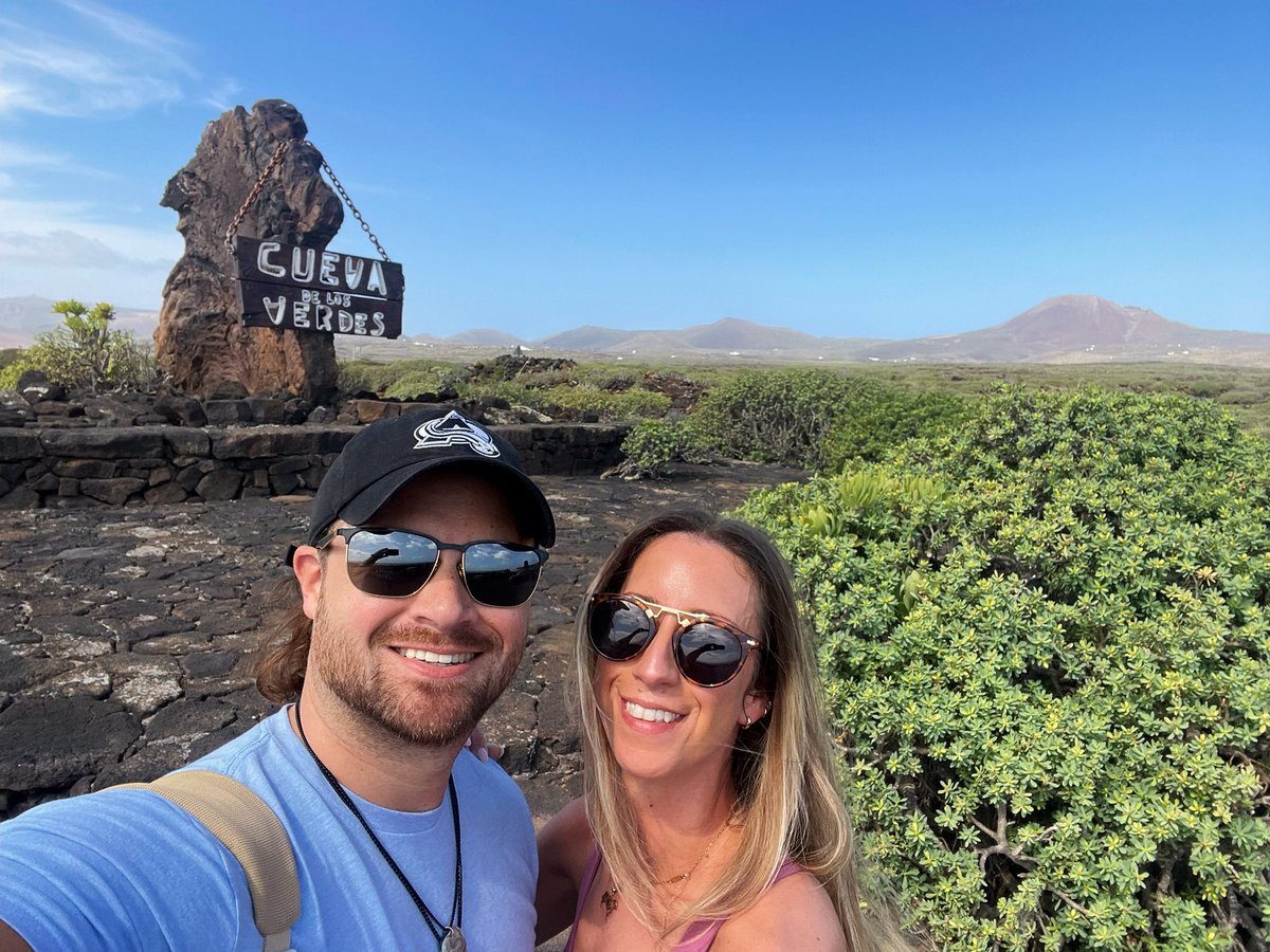 Great start to #SpringBreak2025 here in Lanzarote🇮🇨: Playa de la Cantería yesterday and a fitting start today for St. Patty’s Day at “Cueva de Los Verde” (Cave of The Green)— a 25,000 year old, 8km lava tube! #CoachShepAdventures #SpringBreak #CanaryIslands