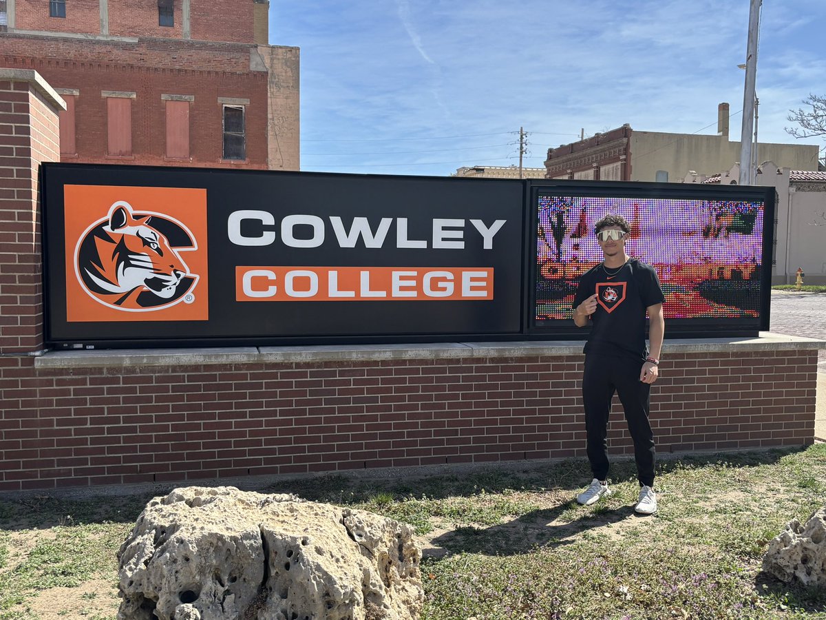 Jason “Cutter” Girdner (@cuttergirdner) on Twitter photo After a great visit and talk with the Cowley Coaching staff I am blessed to receive an offer for Cowley County CC. #gotigers #AGTG <a href="/BrockBuckingham/">Brock Buckingham</a> <a href="/BrandoTLees/">Brandon Lees</a> After a great visit and talk with the Cowley Coaching staff I am blessed to receive an offer for Cowley County CC. #gotigers #AGTG <a href="/BrockBuckingham/">Brock Buckingham</a> <a href="/BrandoTLees/">Brandon Lees</a>