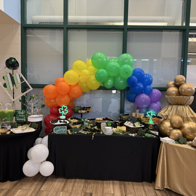 HumbleISD_FE's tweet photo. SFE is so great at including us in their celebrations. Thanks for the goodies SFE! https://t.co/WyolNvJanV