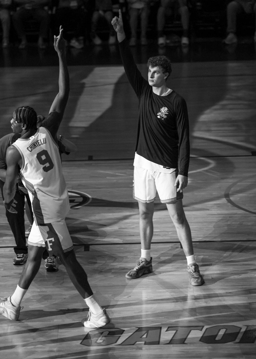 am_rueben's tweet image. Yaki-ire (็ผๅ
ฅใ) โ the moment metal is reborn, when the soul enters the sword. Let the dance begin!!!
#9 #MarchMadness #MarchMadness2025 #letthedancebegin #gatorsboysstayhot #NCAABasketball