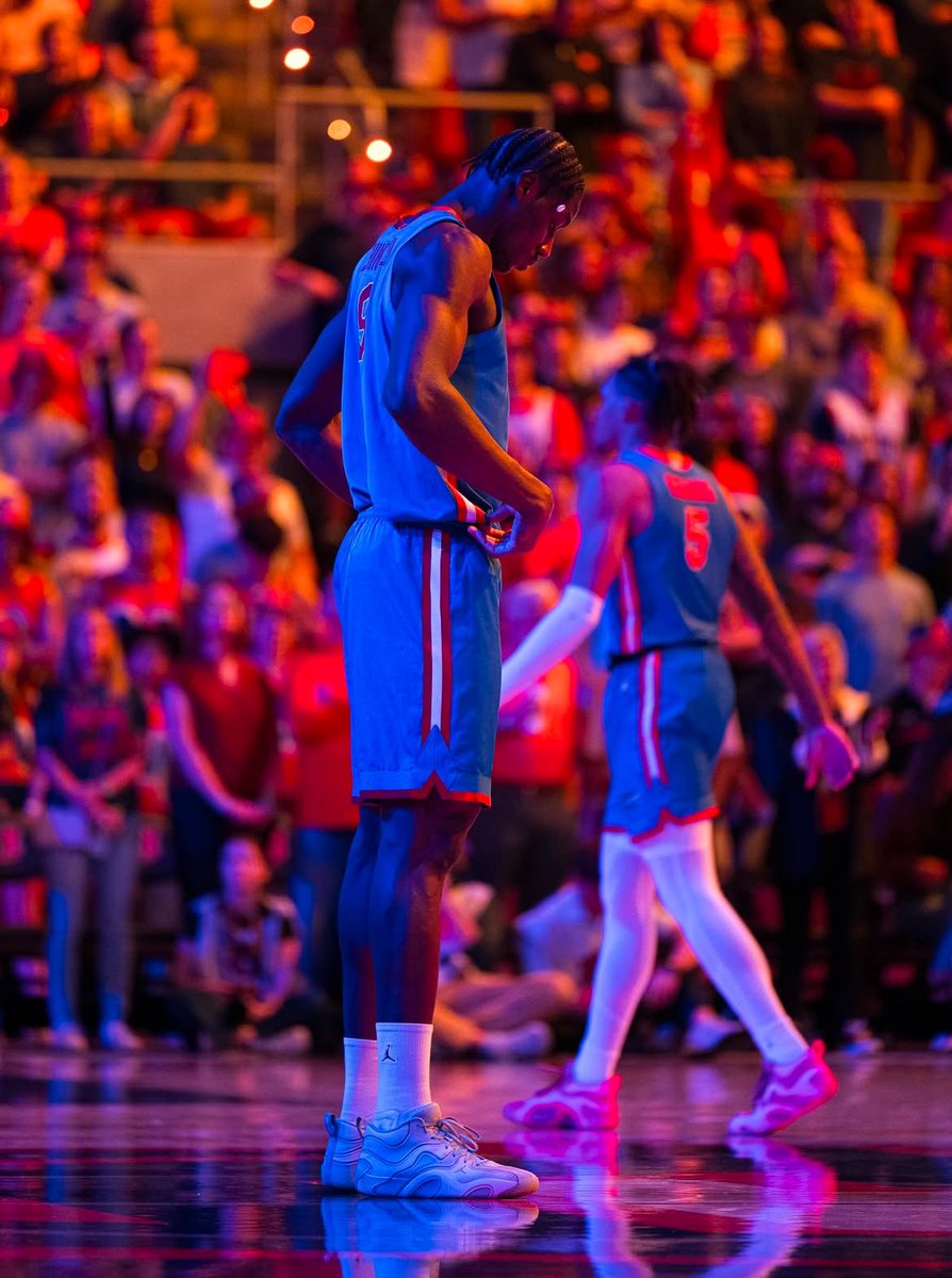 am_rueben's tweet image. Yaki-ire (็ผๅ
ฅใ) โ the moment metal is reborn, when the soul enters the sword. Let the dance begin!!!
#9 #MarchMadness #MarchMadness2025 #letthedancebegin #gatorsboysstayhot #NCAABasketball