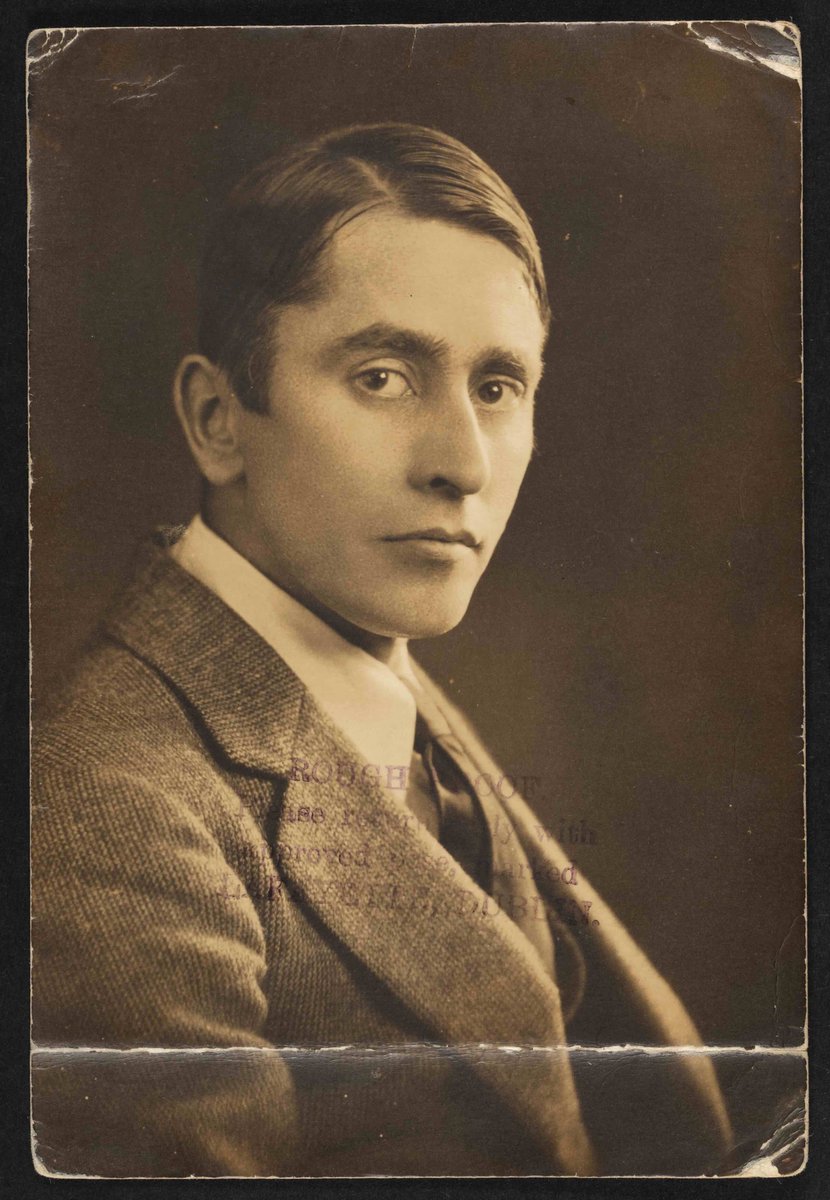 ramblinghobo's tweet image. Happy Birthday, Harry Clarke... our documentary on his masterpiece, The Geneva Window, is linked here (along with more detailed clips exploring each panel). Thanks to @OireachtasNews & @CNaM_ie Digital First initiative. oireachtas.ie/en/oireachtas-…