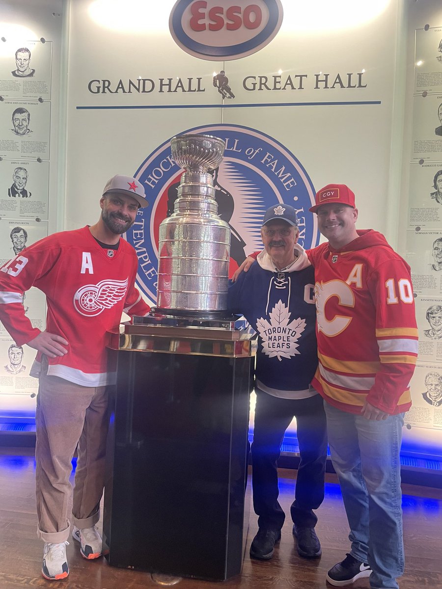 Had a visit with Lord Stanley this afternoon prior to the #Flames vs. Leafs game later tonight!