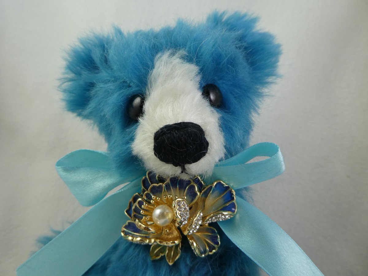 TheWordOfErynn's tweet photo. Gorgeous Ocean themed Miniature Percy and Delightful Muriel are just two of the #BramberBears hoping for homes and included in the Spring Sale of 15% this week only! 🌊🐚🐻 #OneofaKInd #ArtistBears
https://t.co/C1iNR84lAN https://t.co/DAHh4QfqTB