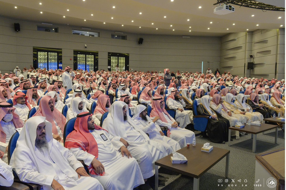 PvGovSa's tweet photo. الرئيس العام لـ #هيئة_الأمر_بالمعروف والنهي عن المنكر يلتقي منسوبي فرع الرئاسة العامة بمنطقة #مكة_المكرمة. https://t.co/KMQzlItlui